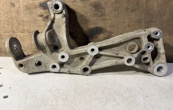 Skoda Octavia Mk2 (1Z) Engine mounting bracket 1K0199295F