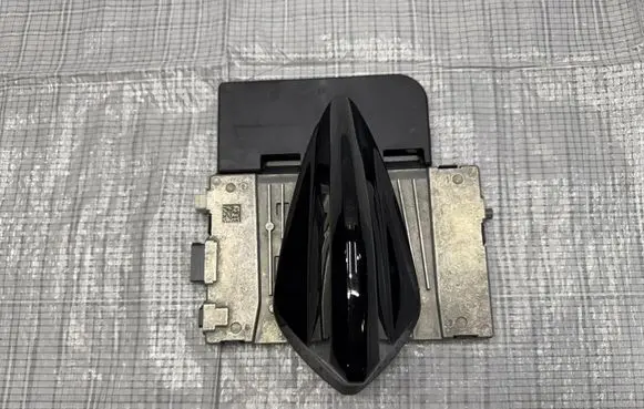 Fiat 500E Radio antenna 9863647080