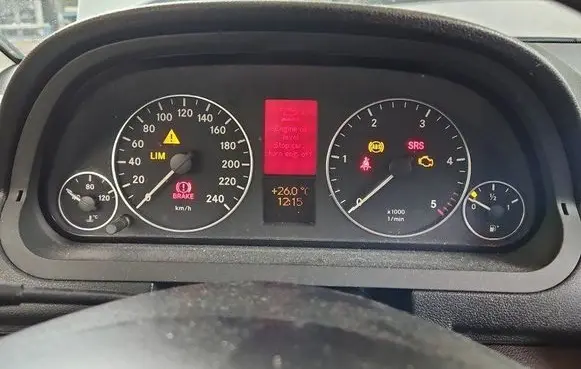 Speedometer (instrument cluster)