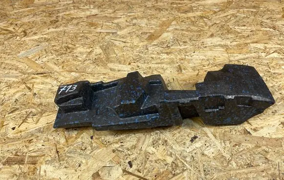 Mercedes-Benz E W212 Front bumper foam support bar A2128851937