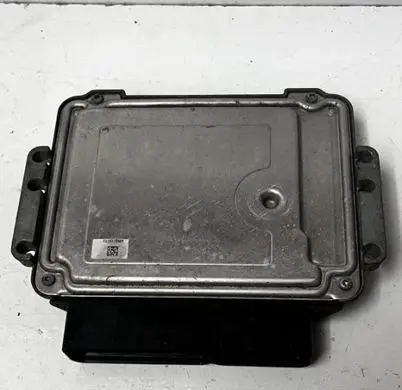 KIA Ceed Engine control unit/module 0281015221