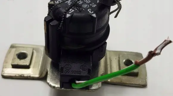 Mercedes-Benz E W124 Sensor 0255455028