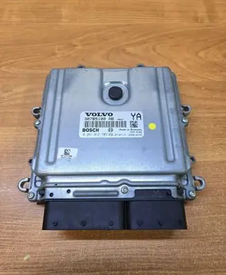 Volvo XC70 Engine control unit/module 30785100AB 0281012765