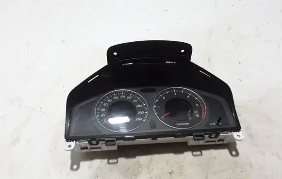 Volvo XC60 Speedometer (instrument cluster) 31270899