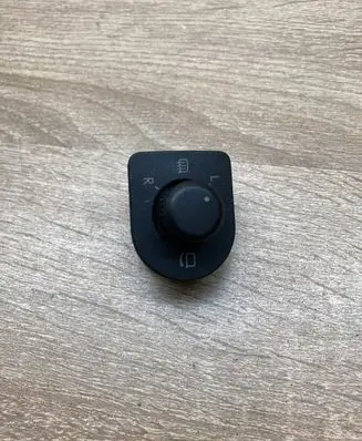 Volkswagen Golf IV Wing mirror switch 1J1959565E