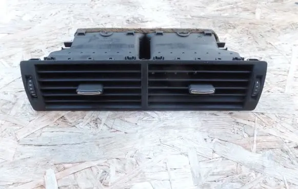 Audi A4 S4 B6 8E 8H Dash center air vent grill 438201
