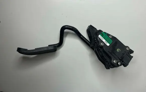 Volkswagen Sharan Accelerator throttle pedal 7M4721603A 6PV008026A5