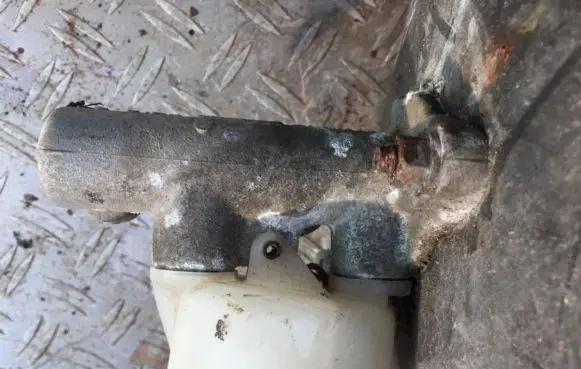 Suzuki Baleno EG Master brake cylinder