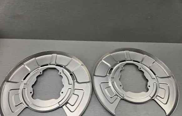 BMW X5 E70 Rear brake disc plate dust cover 6857981 34216857981 6771967