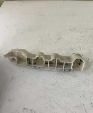 Peugeot 4007 Front bumper mounting bracket 