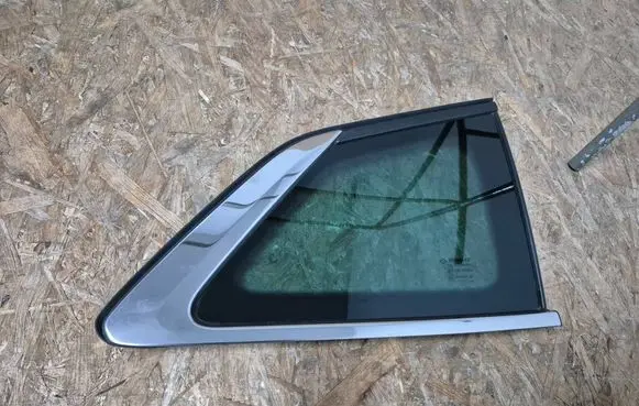 Renault Megane IV Rear side window 833064712R 833062109R