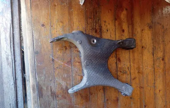 Rear upper control arm/wishbone