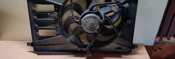 Ford S-MAX Radiator cooling fan shroud 8240540
