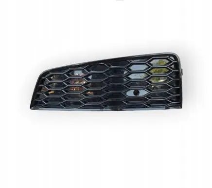 Audi Q3 8U Front grill 8U0807681T
