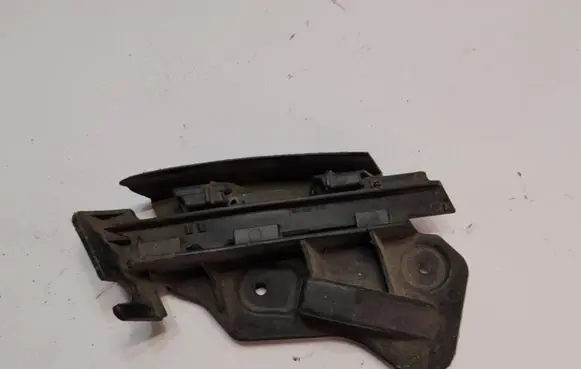 Volkswagen Golf Plus Front bumper mounting bracket 5M0807936