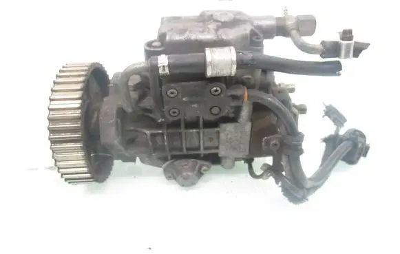Audi A4 S4 B5 8D Fuel injection high pressure pump 028130115A 0460404969