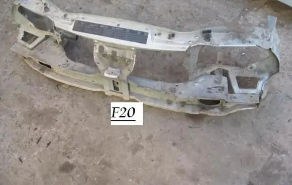 Renault Scenic I Radiator support slam panel