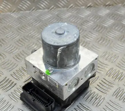 Volkswagen PASSAT B7 ABS Pump 17654085 3AA614109AL