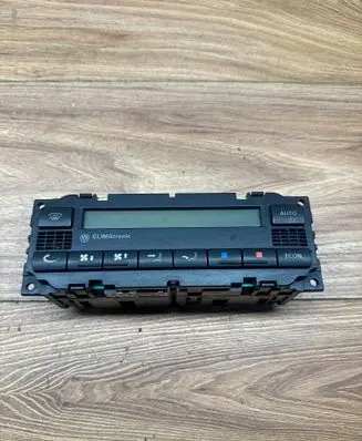 Volkswagen PASSAT B5 Climate control unit 2400022303 3B1907044H