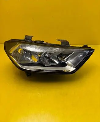 Audi A1 Headlight/headlamp 82A941004