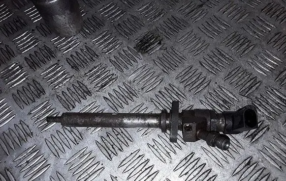 Citroen C8 Fuel injector 9657144580