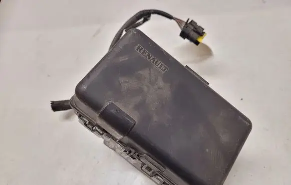 Renault Laguna II Fuse module 55RDAR809 8200623935