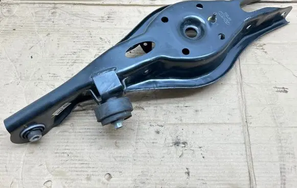 KIA Niro Rear upper control arm/wishbone 55211ATBA0 R222211301111 5533AT000