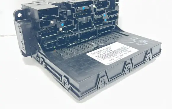 Mercedes-Benz C W203 Fuse box set 2035452901