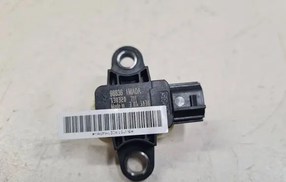 Nissan Leaf I (ZE0) Airbag deployment crash/impact sensor 988361MA0A 130320