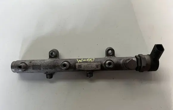 Volkswagen Touareg II Fuel main line pipe 059130090BJ 057130764AB 220211