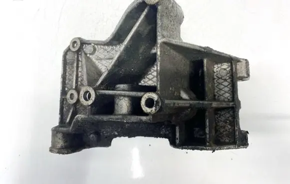 Peugeot 807 Engine mounting bracket 9643834880 96348179