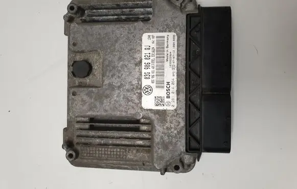 Volkswagen Golf V Engine control unit/module 03G906021QJ 0281014064