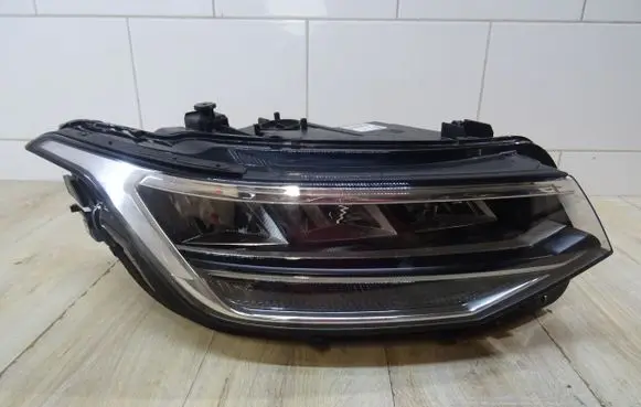Volkswagen Tiguan Headlight/headlamp 5NB941036G