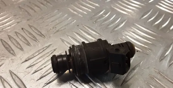 Opel Zafira A Fuel injector 90536149 5WK93151