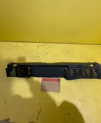 Opel Meriva B Intercooler air channel guide RZ1R7P3