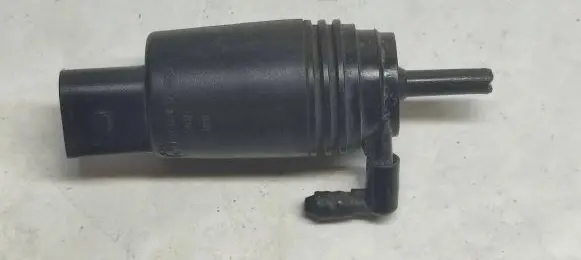 BMW 5 E39 Windscreen/windshield washer pump 8377612