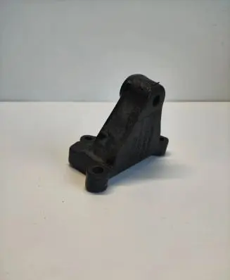 Opel Vivaro Gearbox mounting bracket 8200003829 91135625 2103000PT01