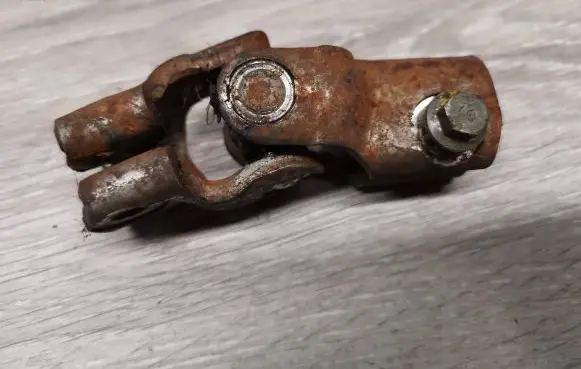 Volvo S40, V40 Steering column universal joint