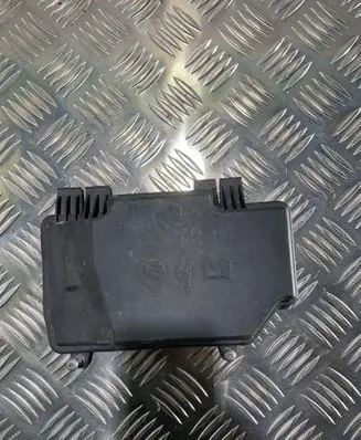 Mercedes-Benz GLC C253 Fuse box cover A20554024