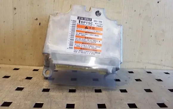 Suzuki Grand Vitara II Airbag control unit/module 3891076K30
