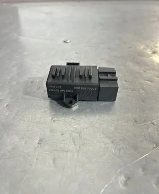 Audi A1 Seat heating relay 6R0959772D