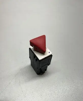 Volkswagen PASSAT B6 Hazard light switch 3C0953509A