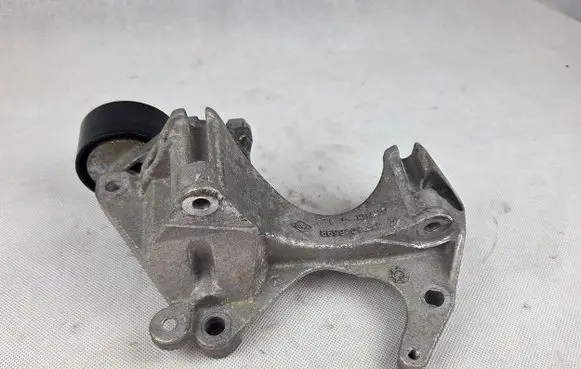 Renault Captur Generator/alternator bracket 11730869R