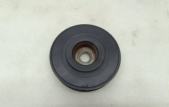 Suzuki Grand Vitara II Crankshaft pulley 681034 231011724