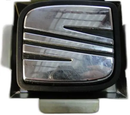 Seat Ibiza IV (6J,6P) Tailgate trunk handle 6J4827565E