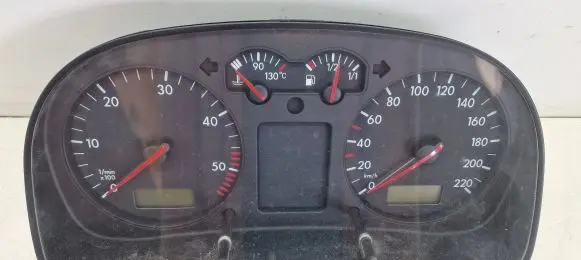 Volkswagen Golf IV Speedometer (instrument cluster) 1J0919880D
