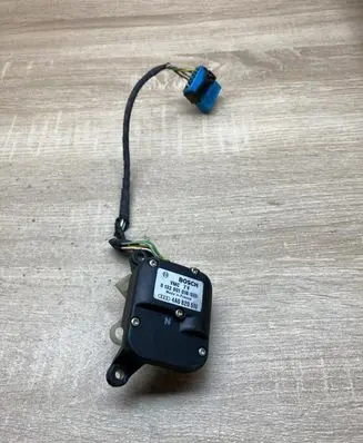 Audi A6 S6 C4 4A Air flap motor/actuator 4A0820511 0132801018