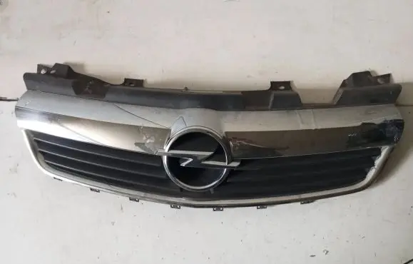 Opel Zafira B Front grill 13157590 321228108