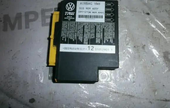 Volkswagen PASSAT B6 Airbag control unit/module 3C0909605F 25LC640