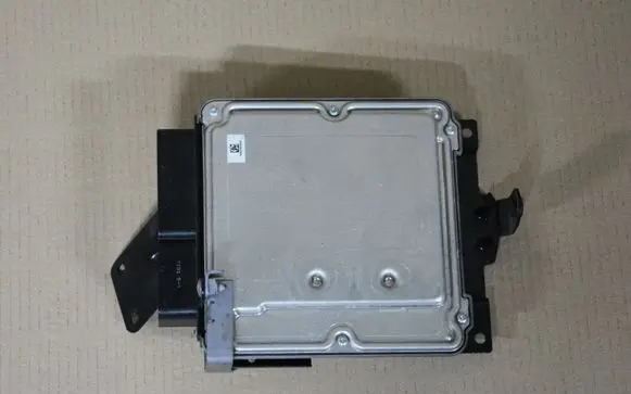 Volkswagen Touareg II Engine control unit/module 7P0907645